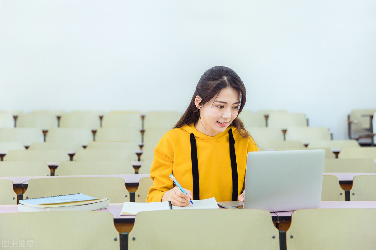 2021年武汉理工大学网络教育招生简章，轻松稳妥毕业